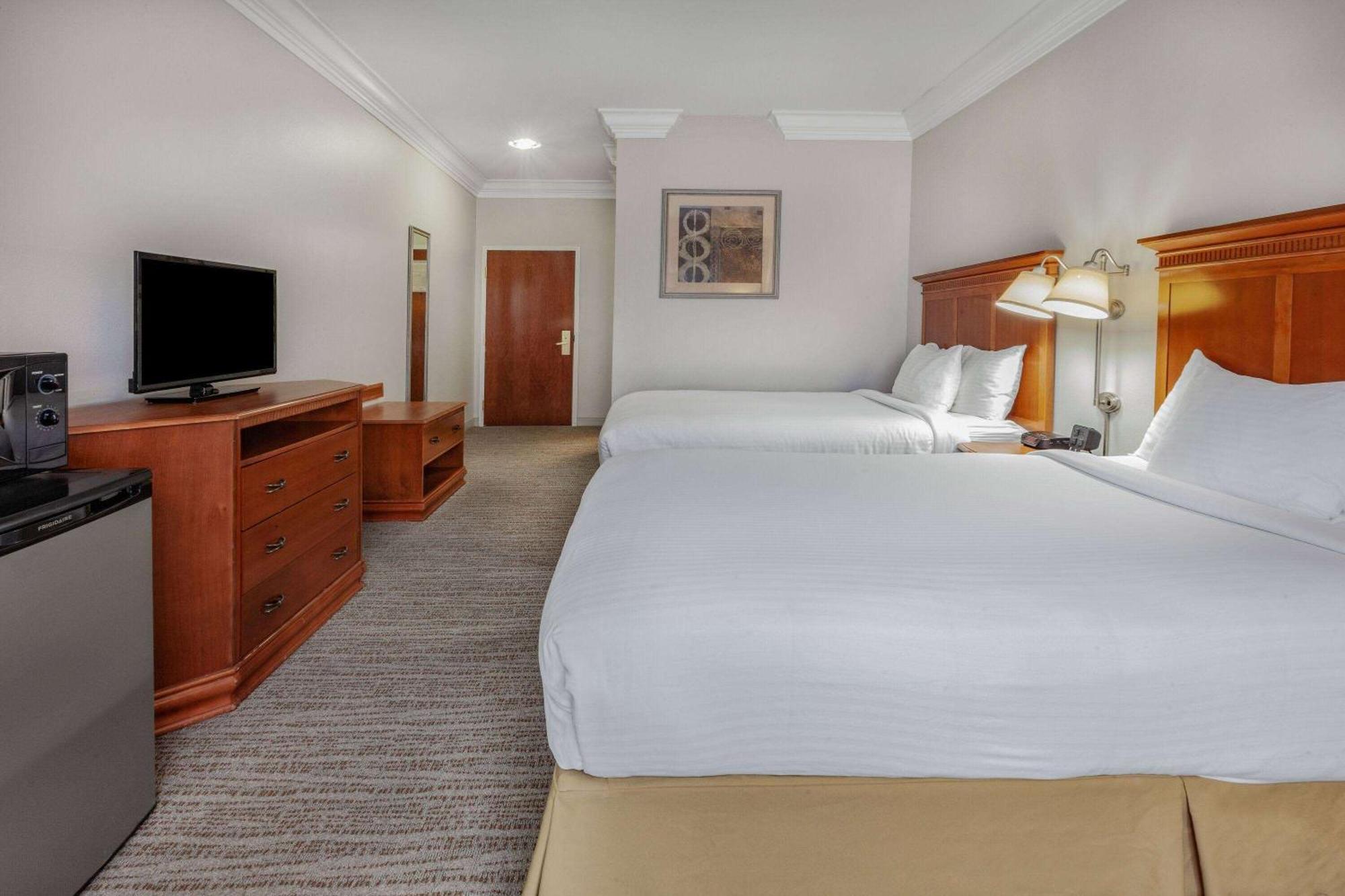 Days Inn By Wyndham Alta Vista Altavista Bagian luar foto
